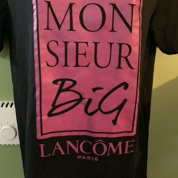 V neck t-shirt - Picture 2 of 11